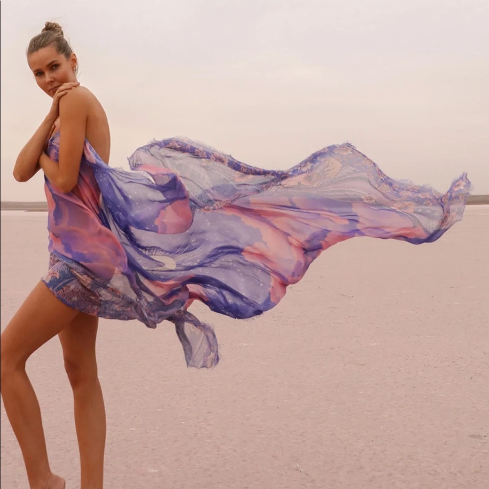 Spell Limited Edition NWTS Luna Scarf  75x55